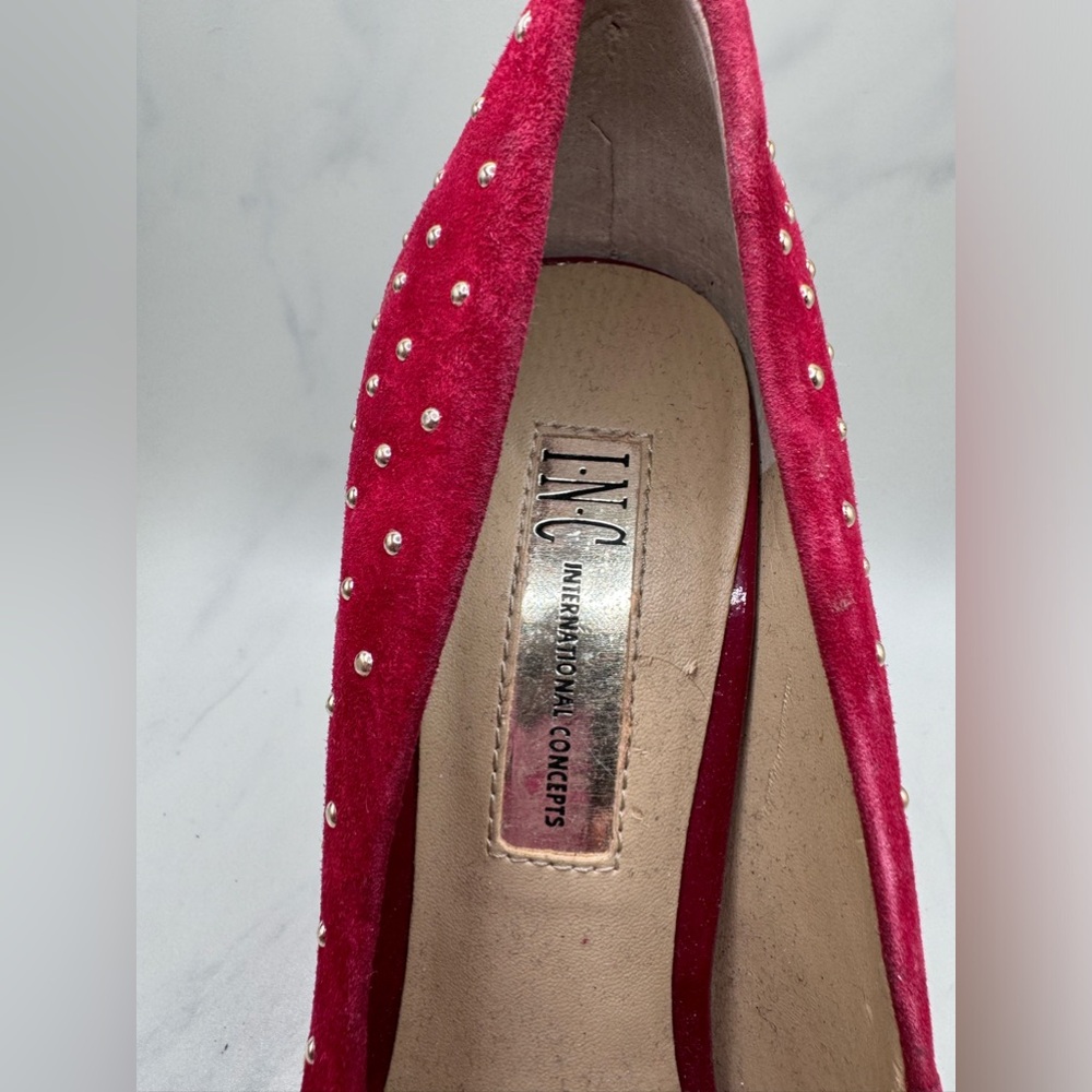 INC Red heels Perfect for the Holidays 5 1/2 - Picture 4 of 6